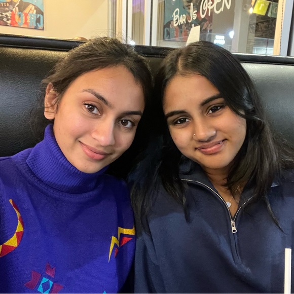 Meet your Poshers! - Picture 1 of 1